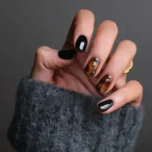 Beautician/Nail Artist